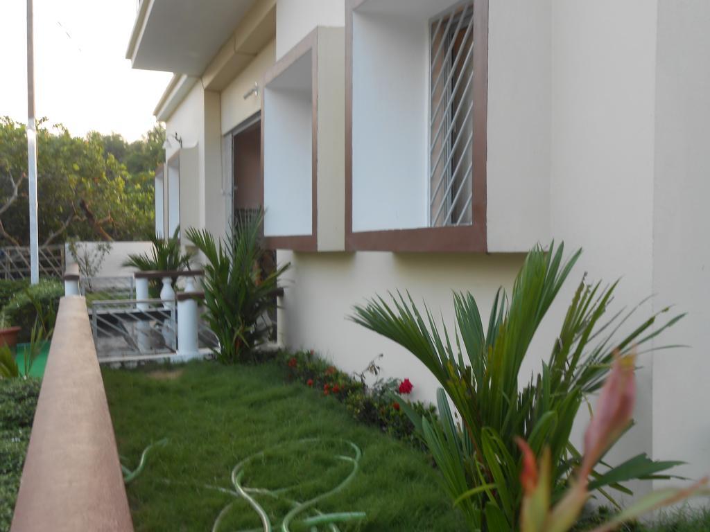 Hotel The Pearl Puri Exterior foto